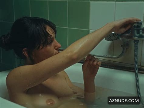 Juste Un Instant Nude Scenes Aznude