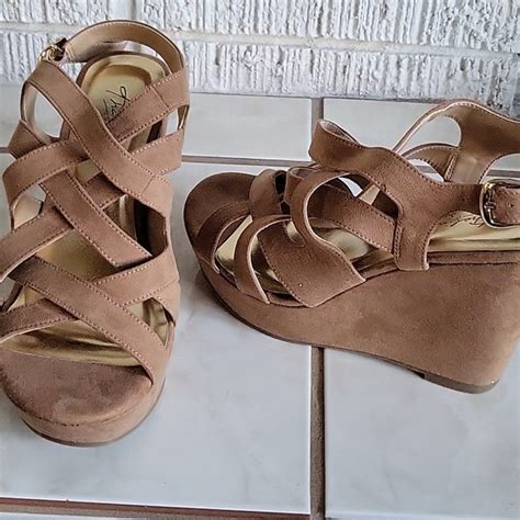 Thalia Sodi Shoes Super Cute Nude Wedge Heels Poshmark