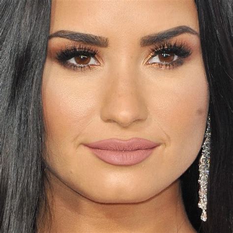 Demi Lovato's Makeup Photos & Products | Steal Her Style