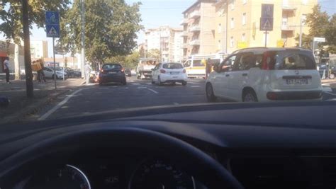 Piazzale Caduti Del Lavoro Ciclista Investita Da Un Auto Gazzetta Di