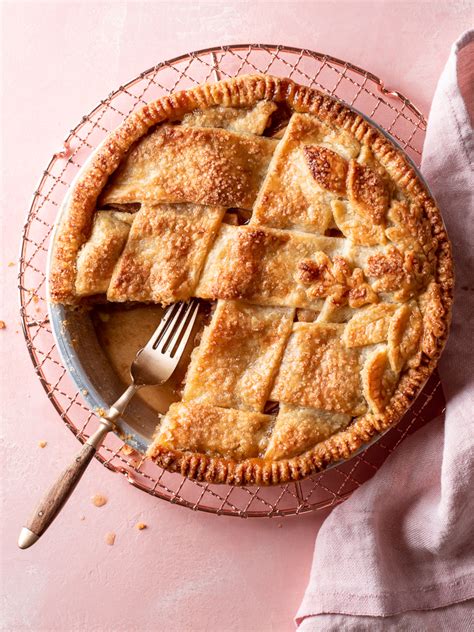 A Classic Apple Pie Recipe for the Holidays - Fork Knife Swoon