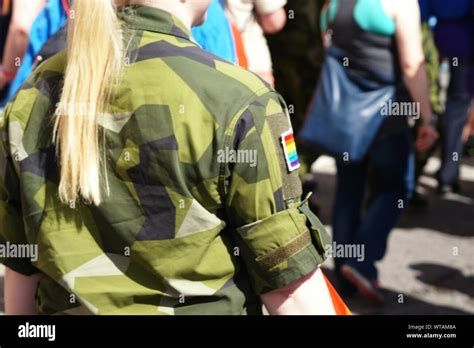 Militaire Gay Banque D Image Et Photos Alamy
