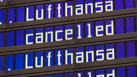 Lufthansa streicht Freitag 800 Flüge 130 000 Passagiere betroffen