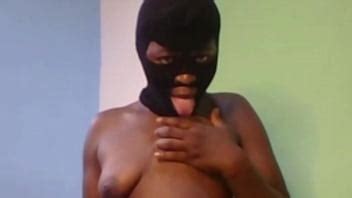 Ebony Milf Shows Pussy And Ass On Webcam XNXX