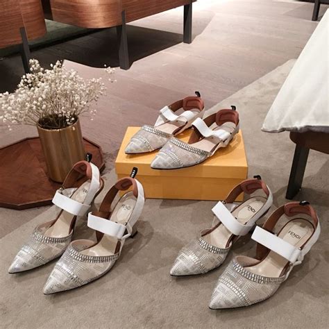 Туфли Fendi модель 2020 года | Wedding sneaker, Wedding shoe, Fashion