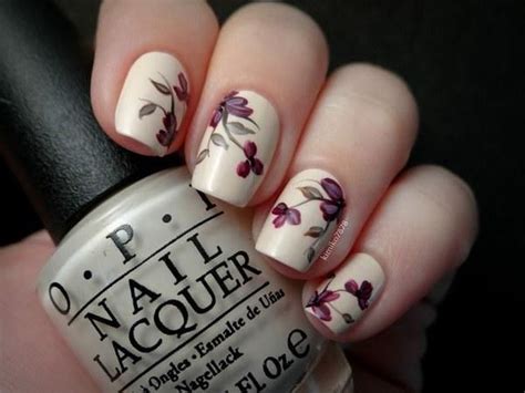 Diseño De Uñas Con Flores en Color Nude IDEAS E IMÁGENES