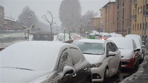 La Neve Imbianca Strade E Tetti Di Pavia E Provincia La Provincia Pavese