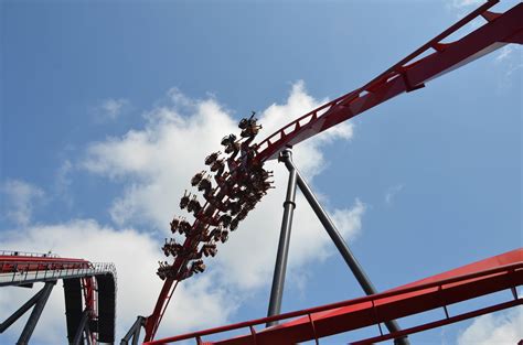 Six Flags Great America - Photos, Videos, Reviews, Information