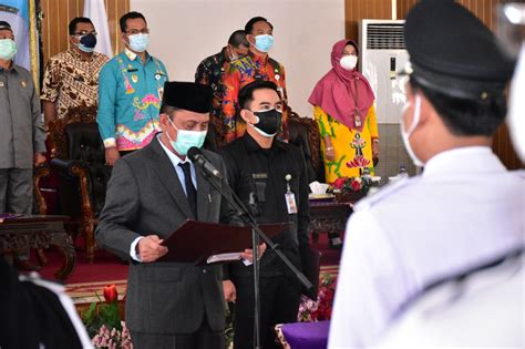 Lantik Kepala Kampung Begini Pesan Wabup Way Kanan Kompaspos