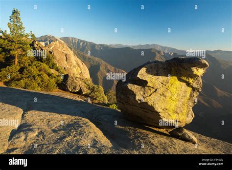 Hanging Rock Sequoia National Park California Usa Stock Photo Alamy