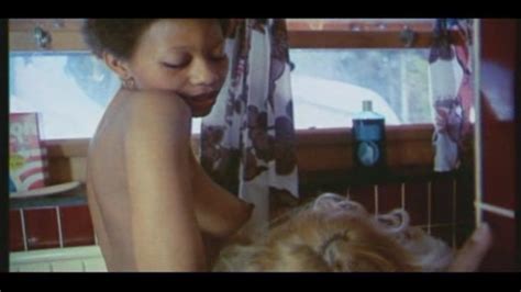 Naked Marie Claude In L Amour Aux Sports D Hiver