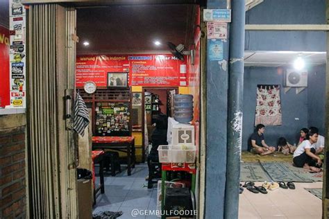 Rela Antre Satu Jam Demi Mie Nyemek Legendaris Bu Siti Di Yogyakarta