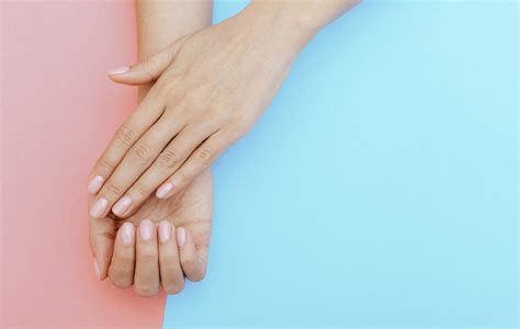Beauty Trend Naked Nails ZEITWUNDER