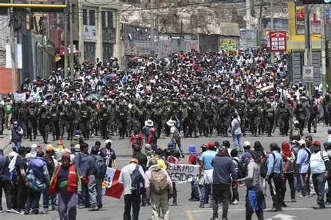 HRW Perú debe investigar muertes y lesiones durante las protestas