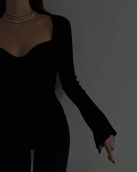 Aria Khan 🇵🇰 How you will seduce her? : r/PakistaniHookups