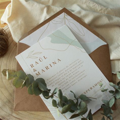 Invitación Nude En Lo Alto De La Silla