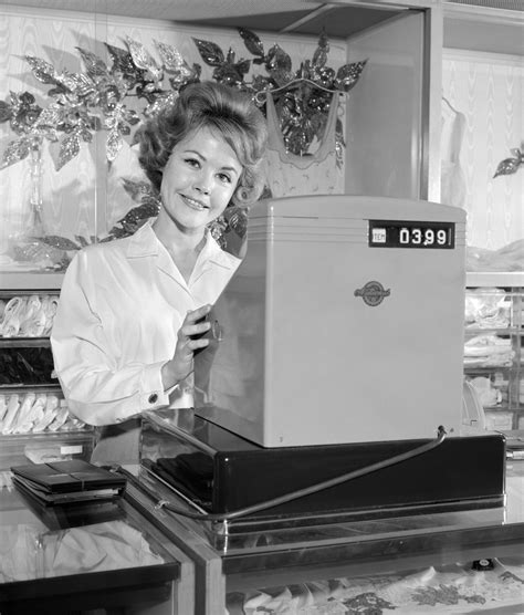 50 Unspoken Social Etiquette Rules Everyone Should Follow | Etiquette