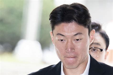 Nationalspieler Ui Jo Hwang Droht Knast Weil Er Frauen Beim Sex Filmte