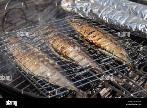 Parrilla pescado fotografías e imágenes de alta resolución Alamy