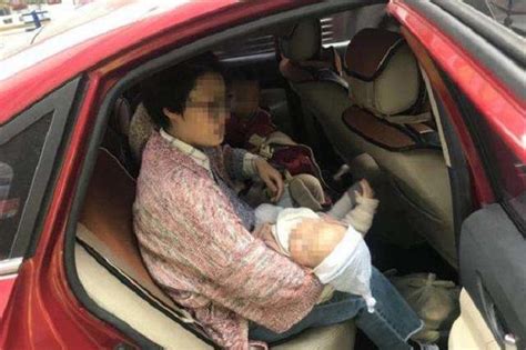 5座私家车坐5个成年人，再抱一个婴儿，算不算超载 新浪汽车