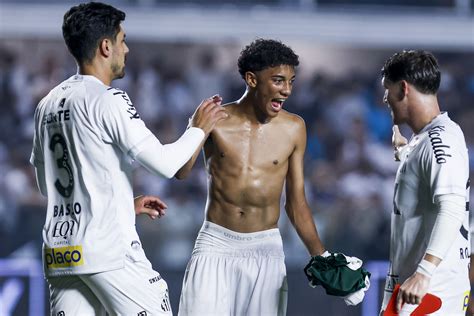 Sarah Estanislau E Robinho Jr - Inter Milan line up €22m bid for Santos starlet Robinho Jr