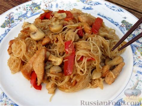 Рецепт: Фунчоза с индейкой, грибами и сладким перцем на RussianFood.com