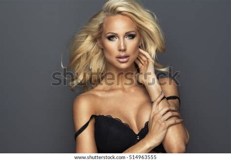 Sensual Beautiful Blonde Woman Posing Girl Stock Photo 514963555 Shutterstock
