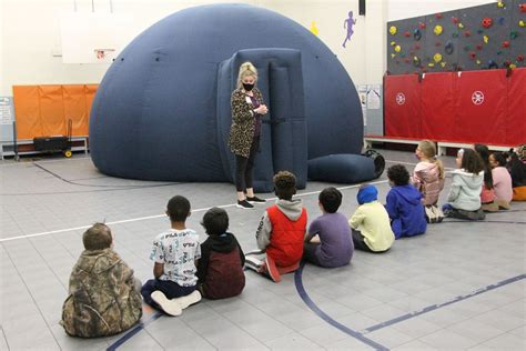 Mobile Planetarium Takes Students To Outer Space Lufkin Isd