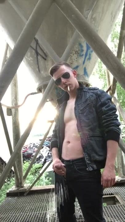 HOT SMOKER PISSING OUTSIDE ThisVid