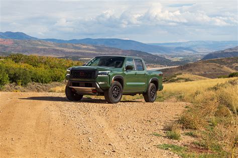 nissan frontier pro  truck review flaws  package appreciated