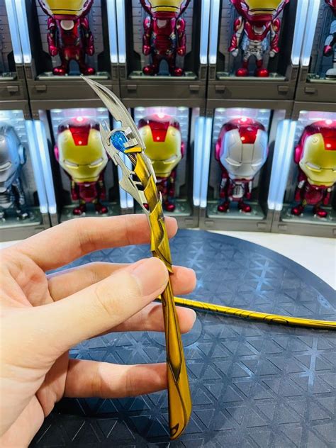 Marvel The Avengers Hot Toys Scale Mms Loki Long And Short Scepters Weapon Set