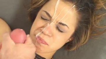 Elles Se Font Nourrir Avec Du Foutre Chaud Porn