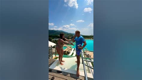 Halland teaches @MillaChats 🦵⚽️ - YouTube