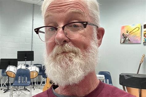 El Profesor Gay Dice Que Fue Despedido Despu S De Que Un Padre Encontr El Obit Archivo