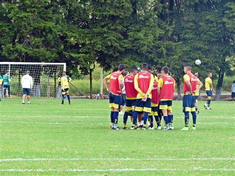 Caldense anuncia renovação de acordo grupo de empresários para