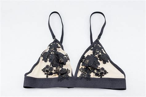 Heartfelt D Embroidered Florals Lingerie Set In Black Dreamscaped