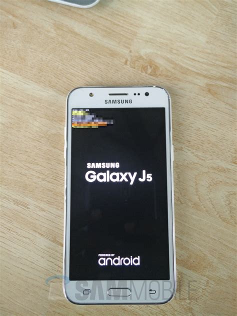 Samsung Galaxy J5 Leaks in Live Pictures and Specs | GSMDome.com