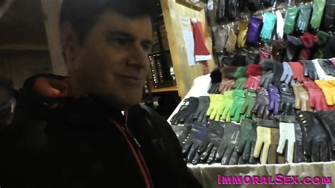 Big Tit Babe Sucking Dick