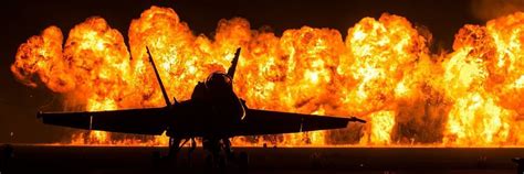 Spektakuläre Feuerwerke und Flammenshows • FlyFire