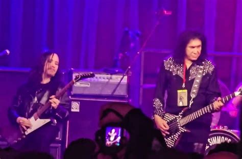 Gene Simmons Realiza Primeiro Show Ap S Despedida Do Kiss Ligado M Sica