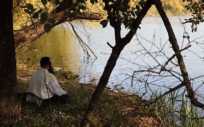 The Ex Aides Of A Messianic Sex Convict Rabbi Fight From Within To Cast Him Out The Times Of