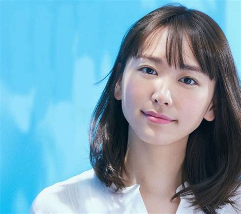 新垣結衣さんの画像でこれは壁紙に良いと思います。 新垣結衣さんはずっとかわいい