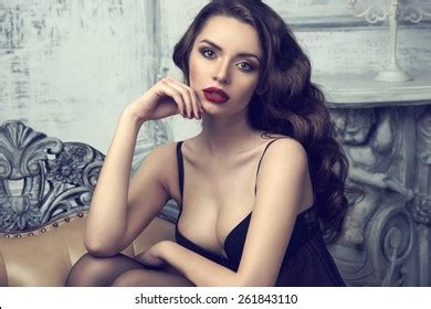 Beautiful Naked Woman Wearing Necklace Stock Photo Shutterstock