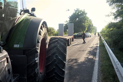 Incidente A Sant Alberto Tre Feriti In Una Carambola Tra Due Auto E Un