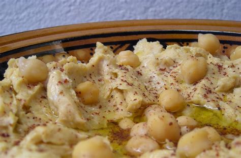 Rosa's Yummy Yums: ISRAELI HUMMUS