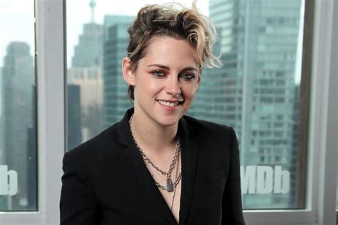 Kristen Stewart Wants To Play A Gay Superhero So Marvel Call Her
