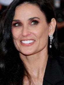 PHOTO Demi Moore à 59 ans en bikini de pin up taille haute elle craque pour la tendance