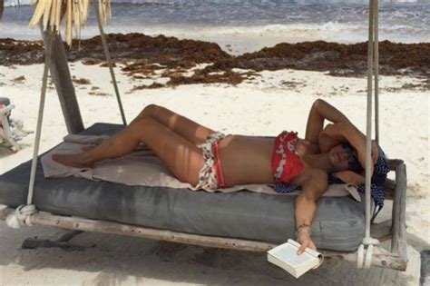 Silvia Navarro se luce en bikini El Siglo de Torreón