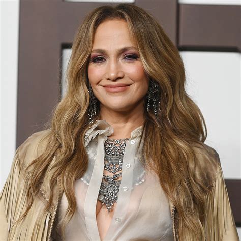 Jennifer Lopez Sets Hearts Racing With Dazzling New Years Bikini Reveal
