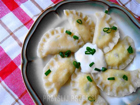 Pierogi Z Twarogiem I Szczypiorkiem Przepis Przyslijprzepis Pl